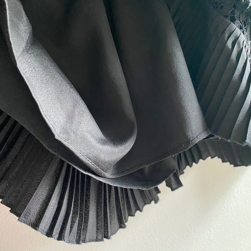 J CREW chic black tiered pleated lace top size 2 like new - Picture 10 of 13